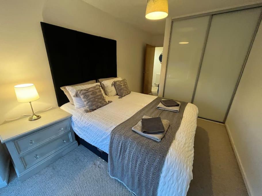 Etihad Fc 2Br Apartment With Water View Manchester Exterior photo
